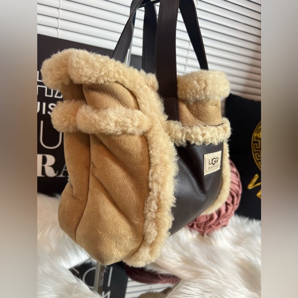 UGG Purse - Picture 4 of 17